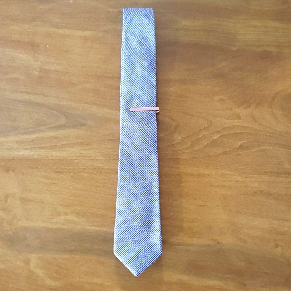 Harrison Blake wine & white houndstooth pattern necktie w/tie clip